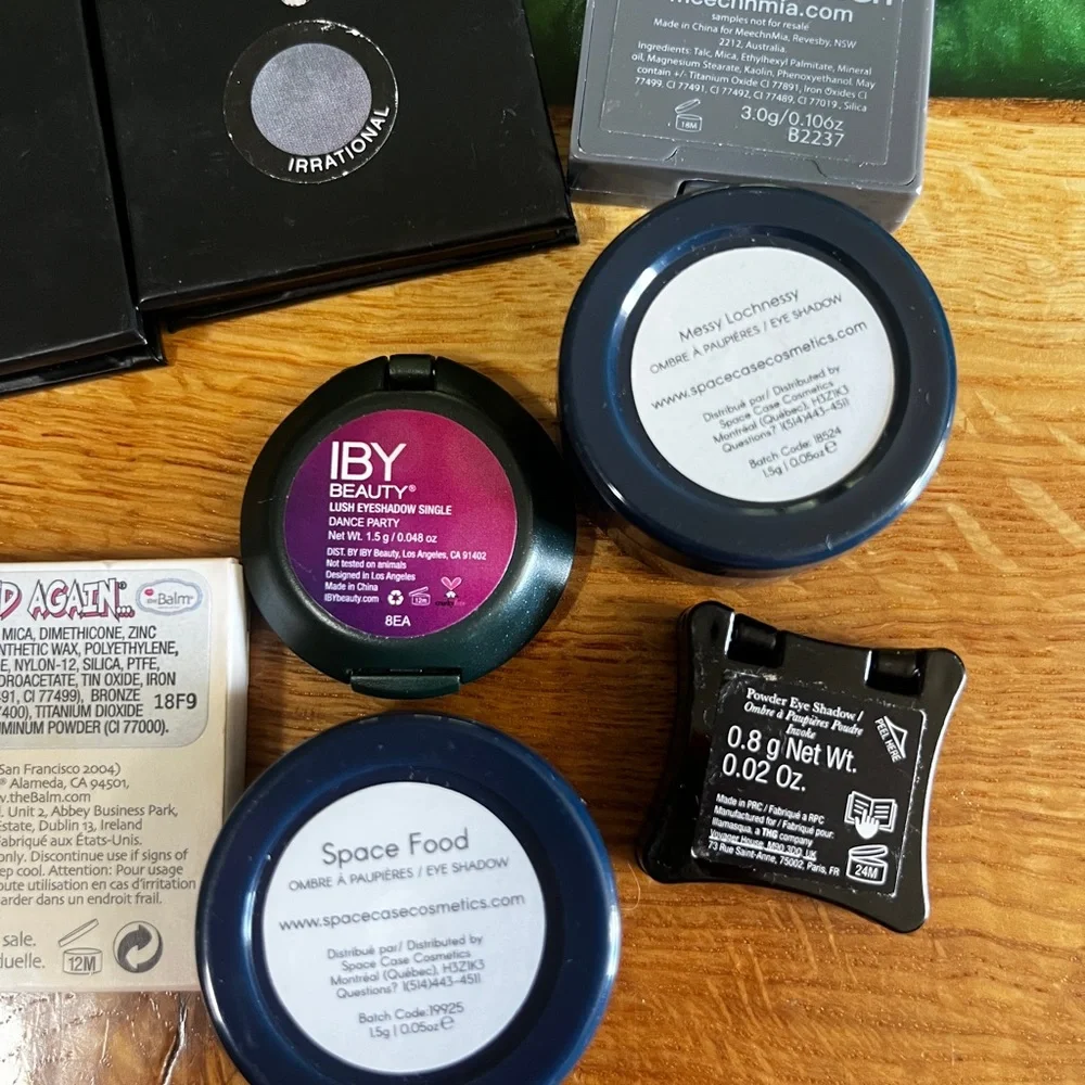 Younique dark eyeshadow makeup bundle 10 items